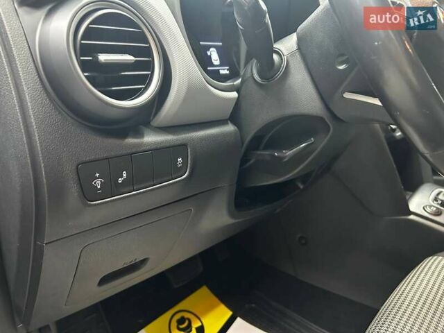 Сірий Хендай Kona, об'ємом двигуна 2 л та пробігом 55 тис. км за 15800 $, фото 8 на Automoto.ua