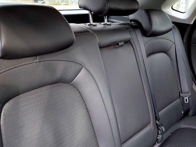 Сірий Хендай Kona, об'ємом двигуна 0 л та пробігом 109 тис. км за 17500 $, фото 6 на Automoto.ua