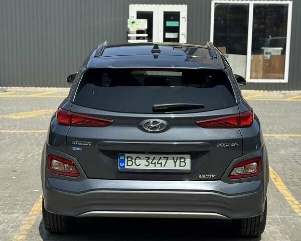Серый Хендай Kona, объемом двигателя 0 л и пробегом 82 тыс. км за 22000 $, фото 10 на Automoto.ua
