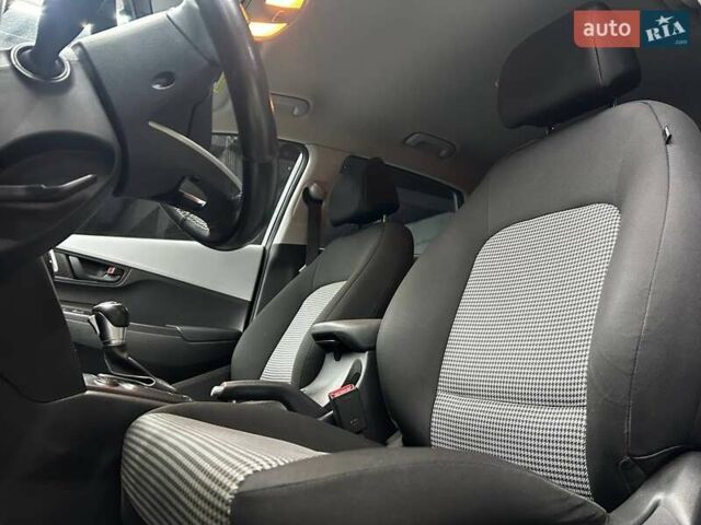 Сірий Хендай Kona, об'ємом двигуна 2 л та пробігом 55 тис. км за 15800 $, фото 10 на Automoto.ua