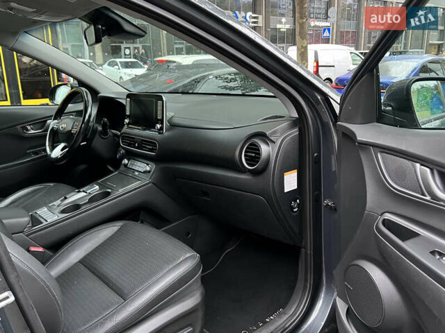 Сірий Хендай Kona, об'ємом двигуна 0 л та пробігом 113 тис. км за 17000 $, фото 32 на Automoto.ua