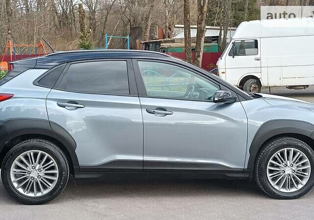Серый Хендай Kona, объемом двигателя 2 л и пробегом 42 тыс. км за 16850 $, фото 4 на Automoto.ua