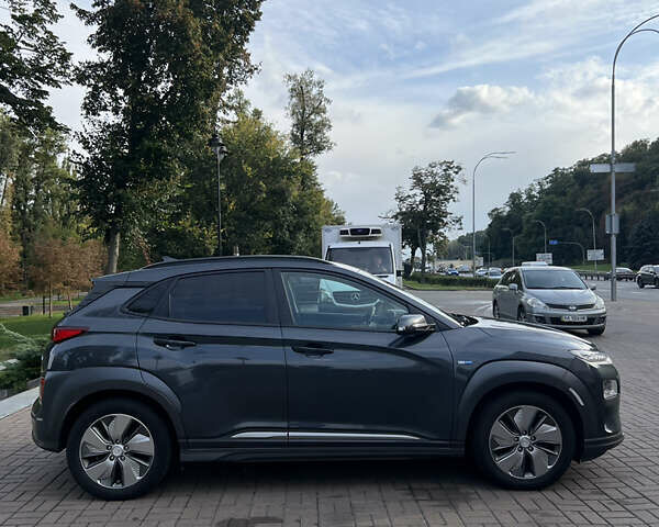 Сірий Хендай Kona, об'ємом двигуна 0 л та пробігом 113 тис. км за 17000 $, фото 15 на Automoto.ua