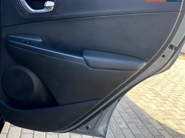 Серый Хендай Kona, объемом двигателя 1.6 л и пробегом 152 тыс. км за 15800 $, фото 20 на Automoto.ua