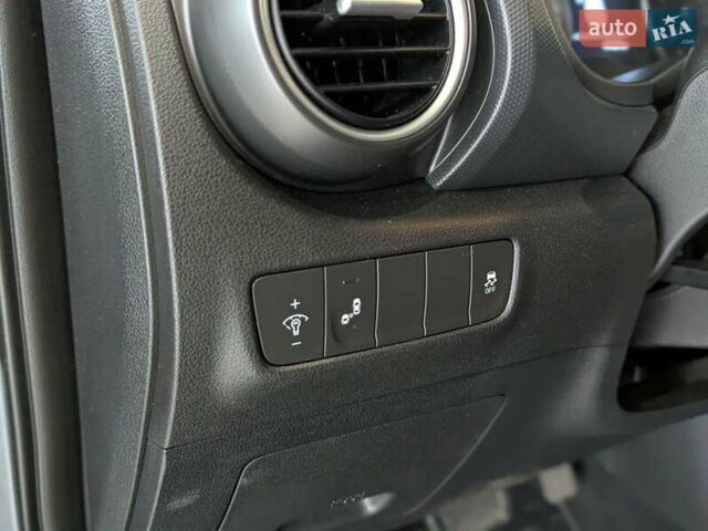 Сірий Хендай Kona, об'ємом двигуна 1.59 л та пробігом 75 тис. км за 15500 $, фото 16 на Automoto.ua
