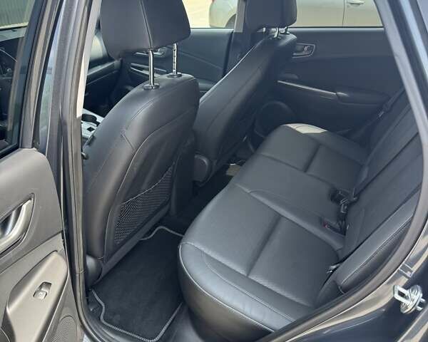 Серый Хендай Kona, объемом двигателя 0 л и пробегом 82 тыс. км за 22000 $, фото 14 на Automoto.ua