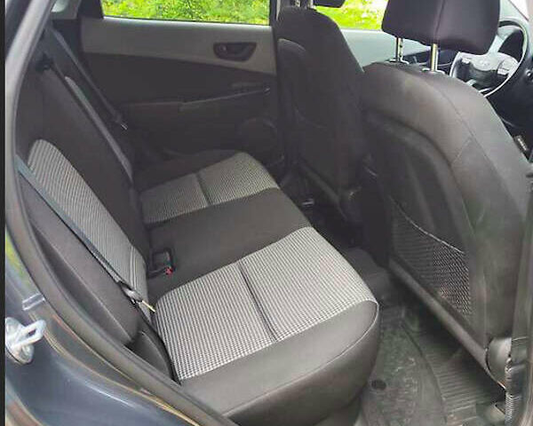 Сірий Хендай Kona, об'ємом двигуна 2 л та пробігом 90 тис. км за 16500 $, фото 9 на Automoto.ua