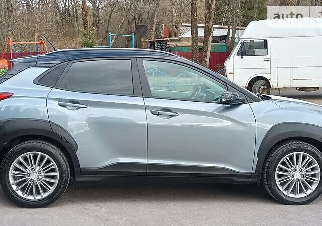 Серый Хендай Kona, объемом двигателя 2 л и пробегом 42 тыс. км за 16850 $, фото 6 на Automoto.ua