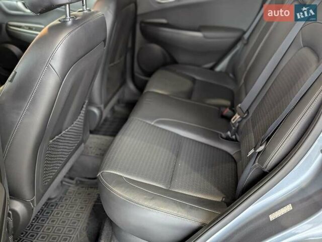 Сірий Хендай Kona, об'ємом двигуна 1.59 л та пробігом 75 тис. км за 15500 $, фото 13 на Automoto.ua