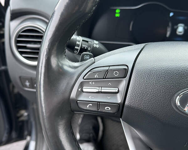 Серый Хендай Kona, объемом двигателя 0 л и пробегом 115 тыс. км за 19000 $, фото 26 на Automoto.ua