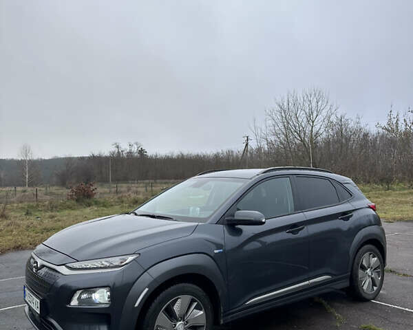 Серый Хендай Kona, объемом двигателя 0 л и пробегом 115 тыс. км за 19000 $, фото 5 на Automoto.ua