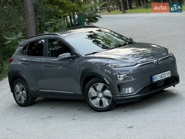 Серый Хендай Kona, объемом двигателя 0 л и пробегом 95 тыс. км за 17300 $, фото 114 на Automoto.ua