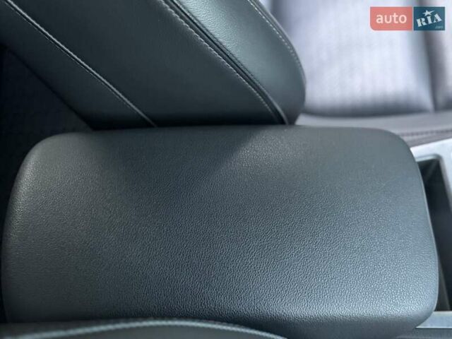 Серый Хендай Kona, объемом двигателя 0 л и пробегом 96 тыс. км за 17200 $, фото 55 на Automoto.ua