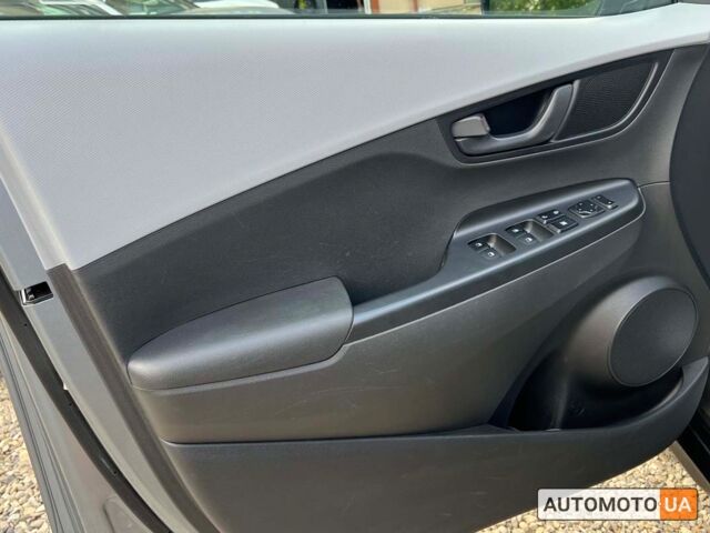 Серый Хендай Kona, объемом двигателя 2 л и пробегом 106 тыс. км за 17600 $, фото 13 на Automoto.ua
