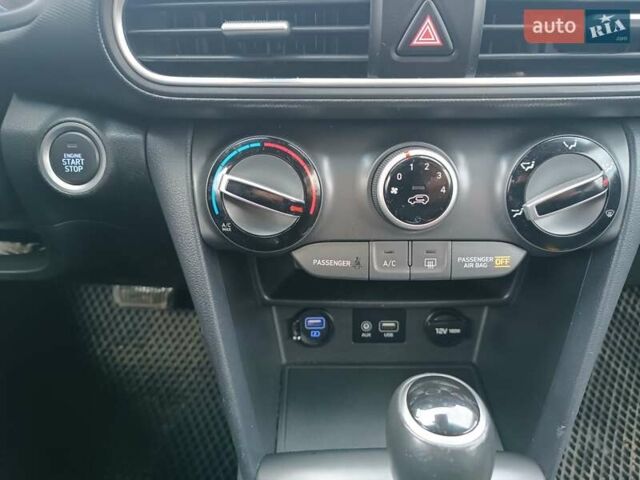 Сірий Хендай Kona, об'ємом двигуна 2 л та пробігом 112 тис. км за 14200 $, фото 29 на Automoto.ua
