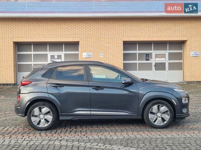 Серый Хендай Kona, объемом двигателя 0 л и пробегом 151 тыс. км за 16399 $, фото 8 на Automoto.ua
