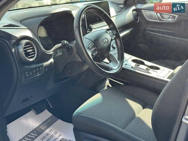 Сірий Хендай Kona, об'ємом двигуна 0 л та пробігом 137 тис. км за 16700 $, фото 26 на Automoto.ua