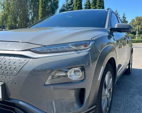 Сірий Хендай Kona, об'ємом двигуна 0 л та пробігом 97 тис. км за 16500 $, фото 8 на Automoto.ua