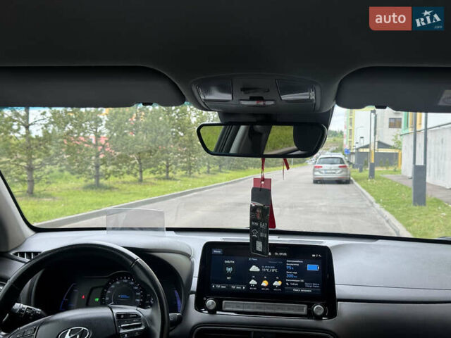 Сірий Хендай Kona, об'ємом двигуна 0 л та пробігом 65 тис. км за 17300 $, фото 11 на Automoto.ua