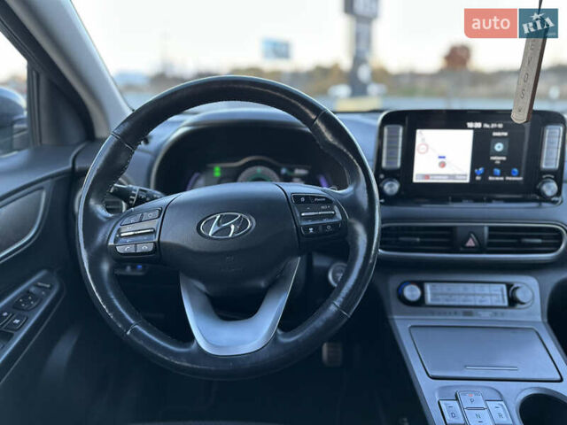 Серый Хендай Kona, объемом двигателя 0 л и пробегом 126 тыс. км за 17300 $, фото 84 на Automoto.ua