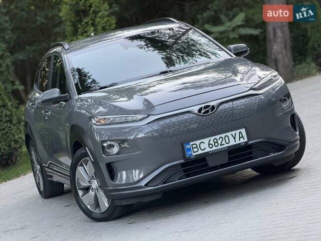 Серый Хендай Kona, объемом двигателя 0 л и пробегом 95 тыс. км за 17300 $, фото 111 на Automoto.ua