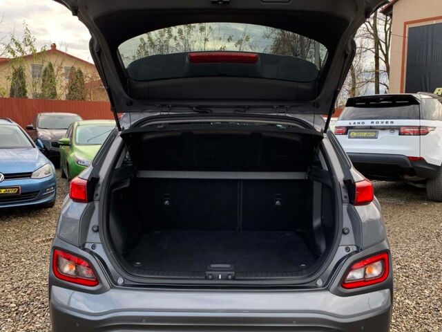 Серый Хендай Kona, объемом двигателя 64 л и пробегом 119 тыс. км за 17900 $, фото 19 на Automoto.ua