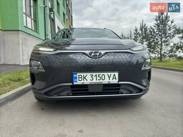 Сірий Хендай Kona, об'ємом двигуна 0 л та пробігом 65 тис. км за 17300 $, фото 29 на Automoto.ua