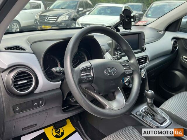 Серый Хендай Kona, объемом двигателя 2 л и пробегом 106 тыс. км за 17600 $, фото 10 на Automoto.ua