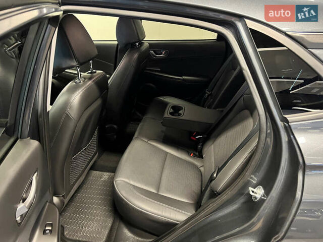Серый Хендай Kona, объемом двигателя 0 л и пробегом 85 тыс. км за 14450 $, фото 10 на Automoto.ua
