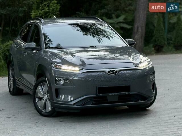 Серый Хендай Kona, объемом двигателя 0 л и пробегом 96 тыс. км за 17200 $, фото 1 на Automoto.ua