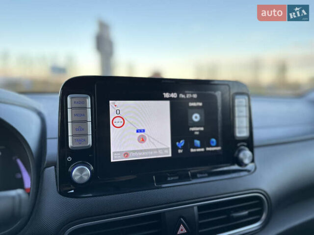 Серый Хендай Kona, объемом двигателя 0 л и пробегом 126 тыс. км за 17300 $, фото 90 на Automoto.ua