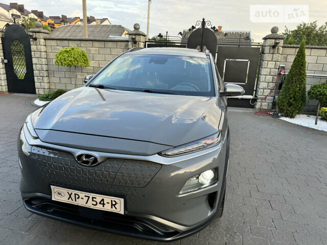 Сірий Хендай Kona, об'ємом двигуна 0 л та пробігом 89 тис. км за 16799 $, фото 85 на Automoto.ua