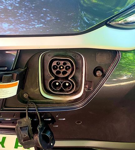 Серый Хендай Kona, объемом двигателя 0 л и пробегом 105 тыс. км за 17999 $, фото 8 на Automoto.ua