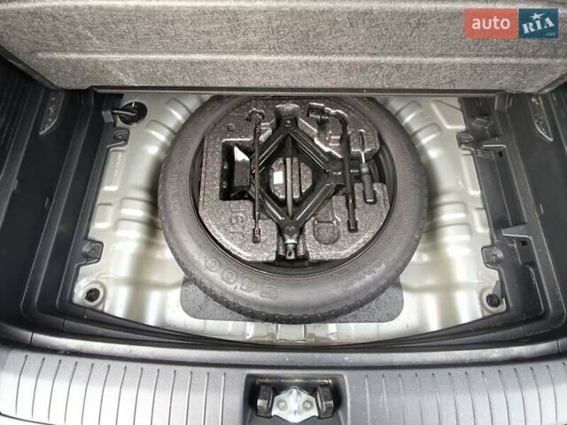 Сірий Хендай Kona, об'ємом двигуна 2 л та пробігом 112 тис. км за 14200 $, фото 13 на Automoto.ua