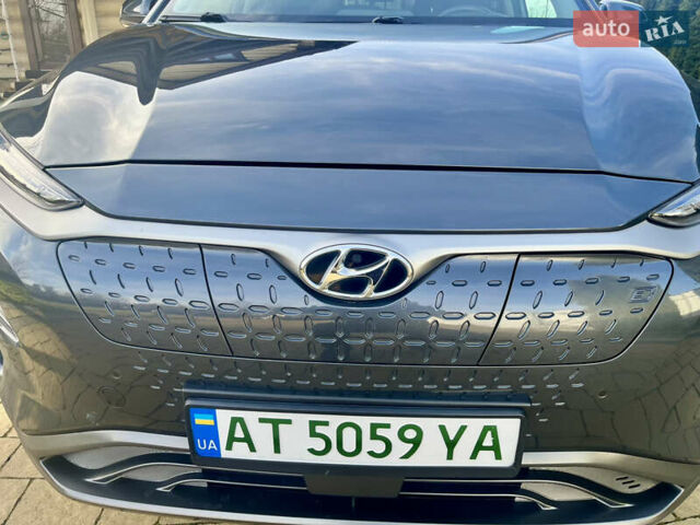 Серый Хендай Kona, объемом двигателя 0 л и пробегом 95 тыс. км за 17500 $, фото 31 на Automoto.ua