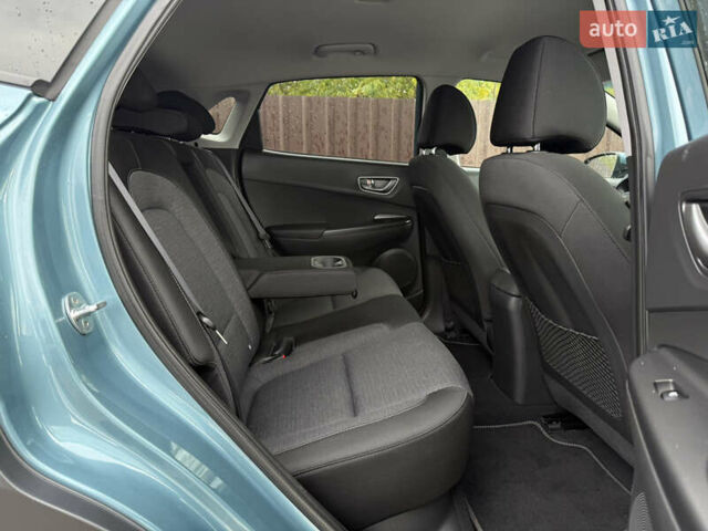 Серый Хендай Kona, объемом двигателя 0 л и пробегом 127 тыс. км за 17650 $, фото 31 на Automoto.ua