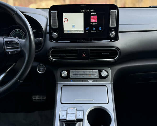 Серый Хендай Kona, объемом двигателя 0 л и пробегом 90 тыс. км за 16750 $, фото 32 на Automoto.ua