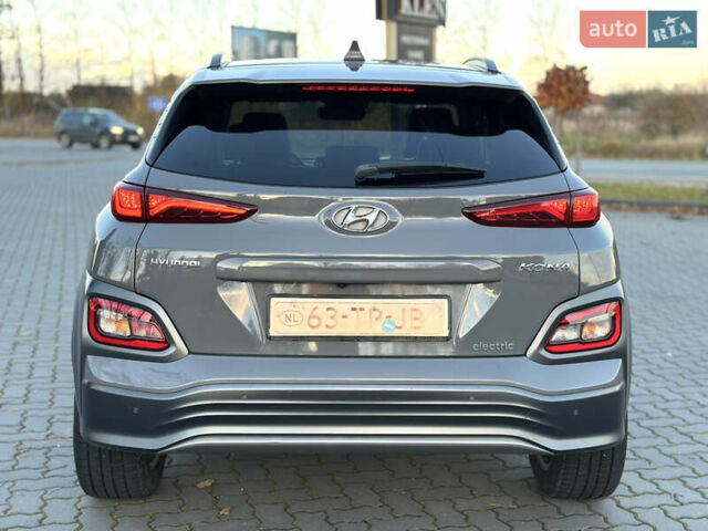 Серый Хендай Kona, объемом двигателя 0 л и пробегом 126 тыс. км за 17300 $, фото 16 на Automoto.ua