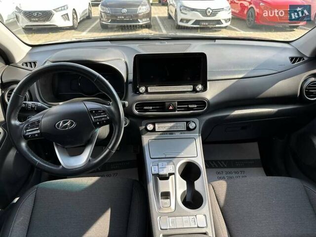Сірий Хендай Kona, об'ємом двигуна 0 л та пробігом 137 тис. км за 16700 $, фото 21 на Automoto.ua