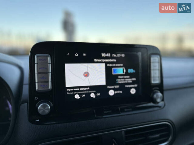 Серый Хендай Kona, объемом двигателя 0 л и пробегом 126 тыс. км за 17300 $, фото 91 на Automoto.ua