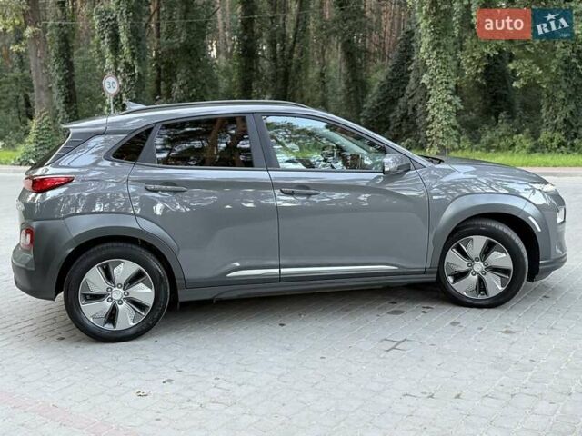 Серый Хендай Kona, объемом двигателя 0 л и пробегом 96 тыс. км за 17200 $, фото 9 на Automoto.ua