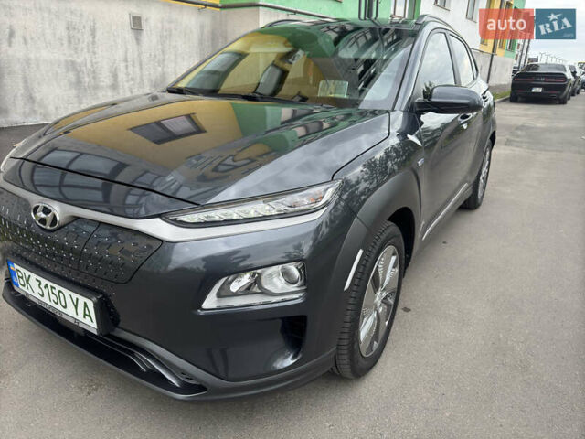 Сірий Хендай Kona, об'ємом двигуна 0 л та пробігом 65 тис. км за 17300 $, фото 4 на Automoto.ua