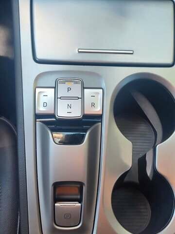 Серый Хендай Kona, объемом двигателя 0 л и пробегом 105 тыс. км за 17999 $, фото 26 на Automoto.ua