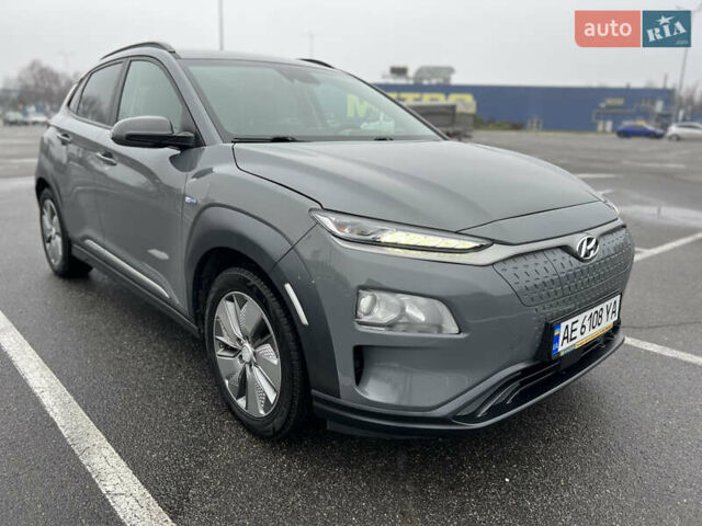 Серый Хендай Kona, объемом двигателя 0 л и пробегом 131 тыс. км за 16500 $, фото 4 на Automoto.ua