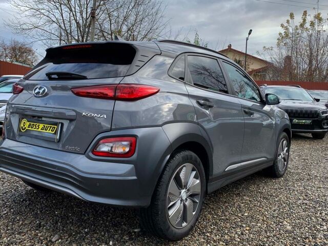 Серый Хендай Kona, объемом двигателя 64 л и пробегом 119 тыс. км за 17900 $, фото 4 на Automoto.ua