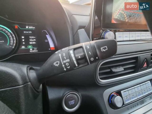 Серый Хендай Kona, объемом двигателя 0 л и пробегом 151 тыс. км за 16399 $, фото 24 на Automoto.ua