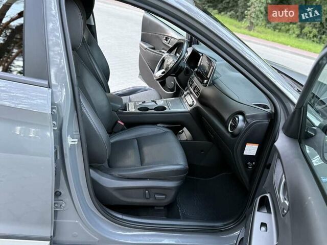 Серый Хендай Kona, объемом двигателя 0 л и пробегом 95 тыс. км за 17300 $, фото 61 на Automoto.ua