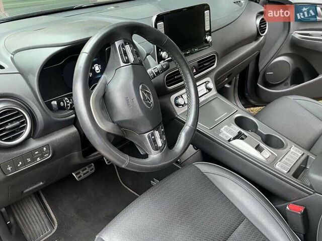 Серый Хендай Kona, объемом двигателя 0 л и пробегом 80 тыс. км за 18900 $, фото 17 на Automoto.ua