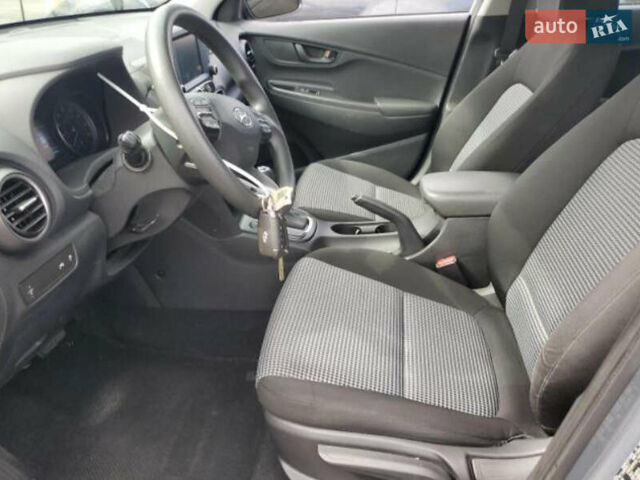 Сірий Хендай Kona, об'ємом двигуна 2 л та пробігом 50 тис. км за 2500 $, фото 6 на Automoto.ua