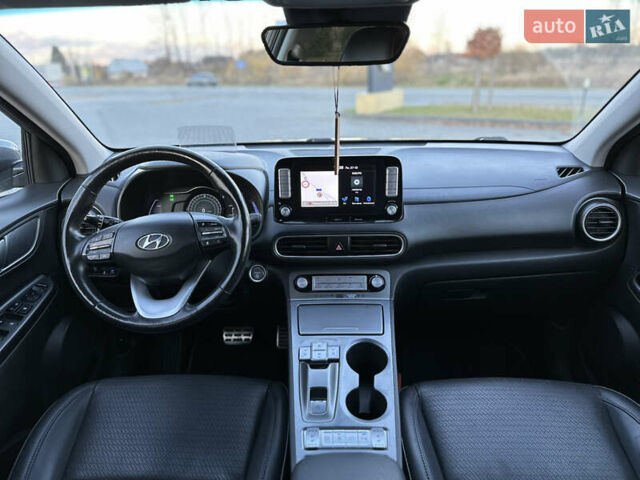 Серый Хендай Kona, объемом двигателя 0 л и пробегом 126 тыс. км за 17300 $, фото 85 на Automoto.ua